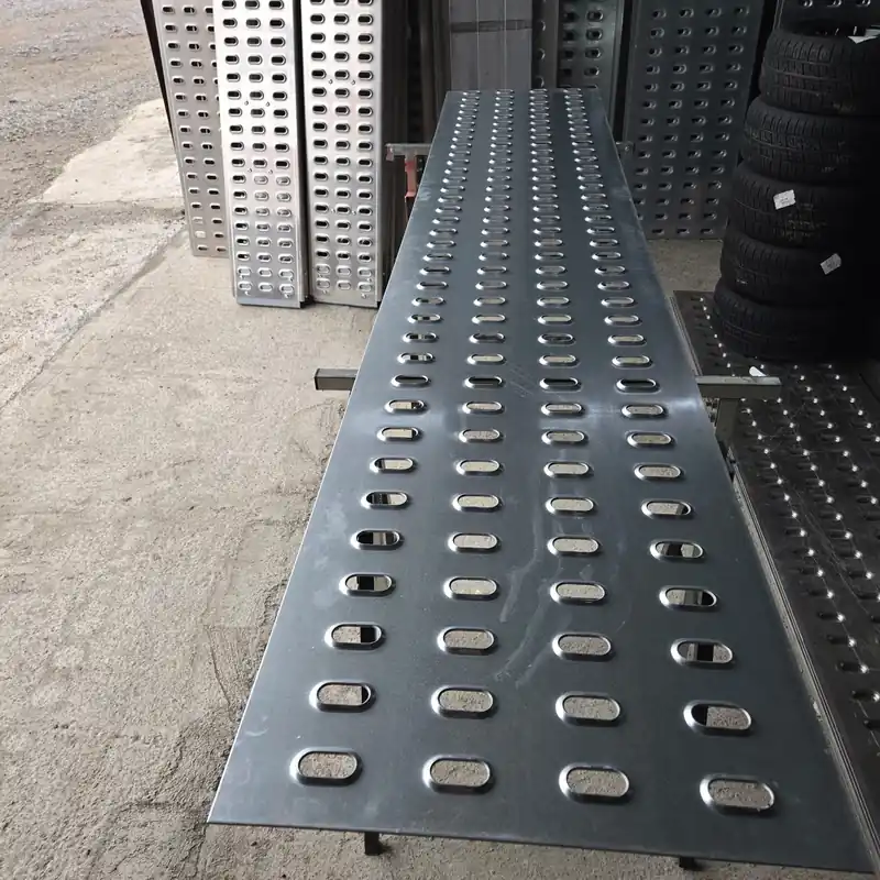 Tabla ambutisata zincata lohr 2,5 M x 50×0.3 Preț redus
