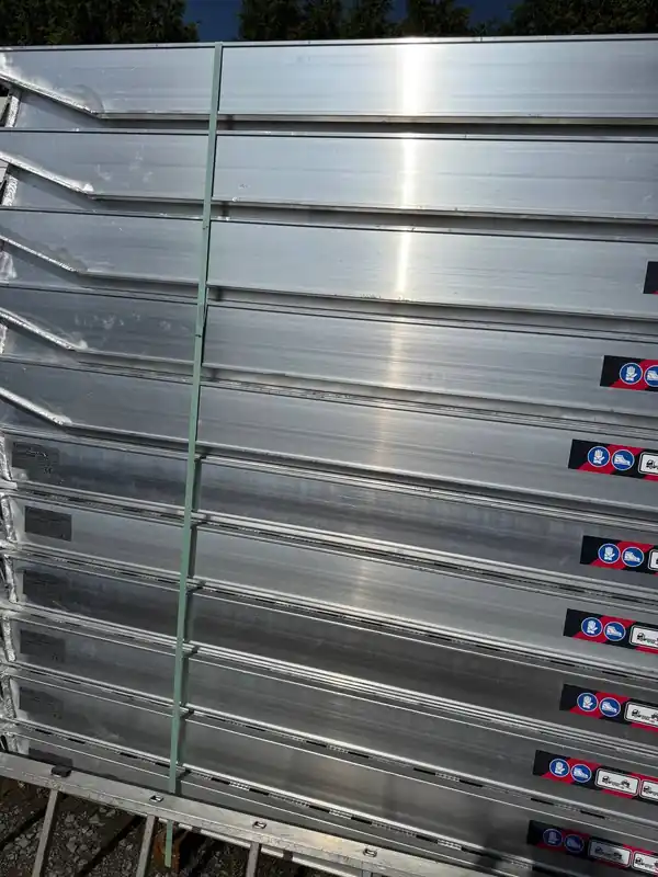 Reducere specială Rampe de încărcare/descarcare aluminiu 3000 x 462 mm, 8190 kg